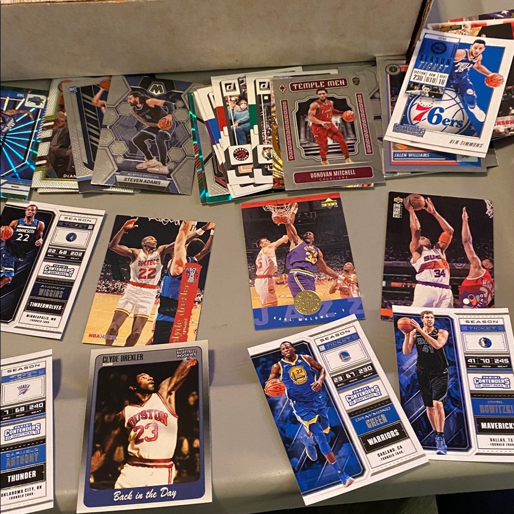 Assorted Basketball Trading Cards Collection - Picture 3 of 6